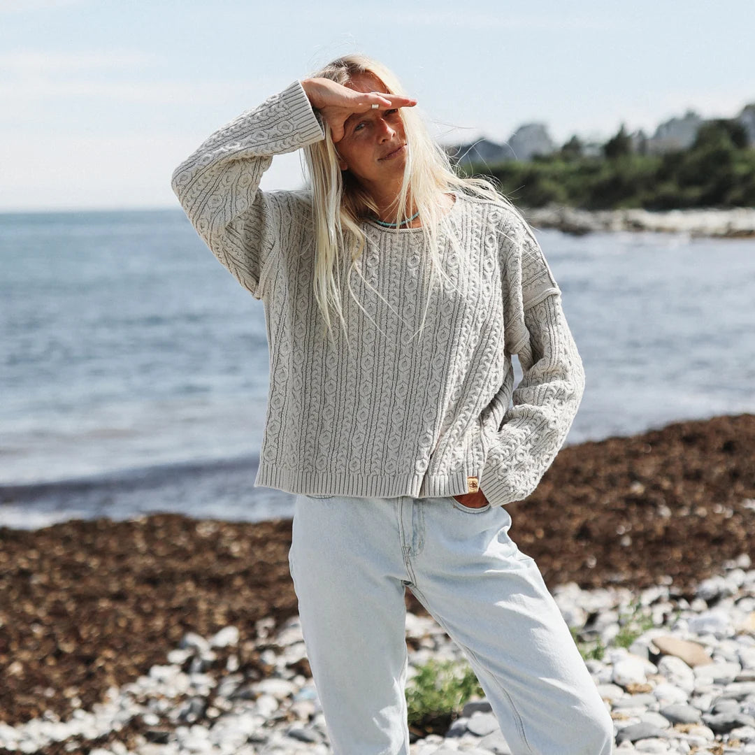 Levitate Women's Cable Knit Relaxed Sweater